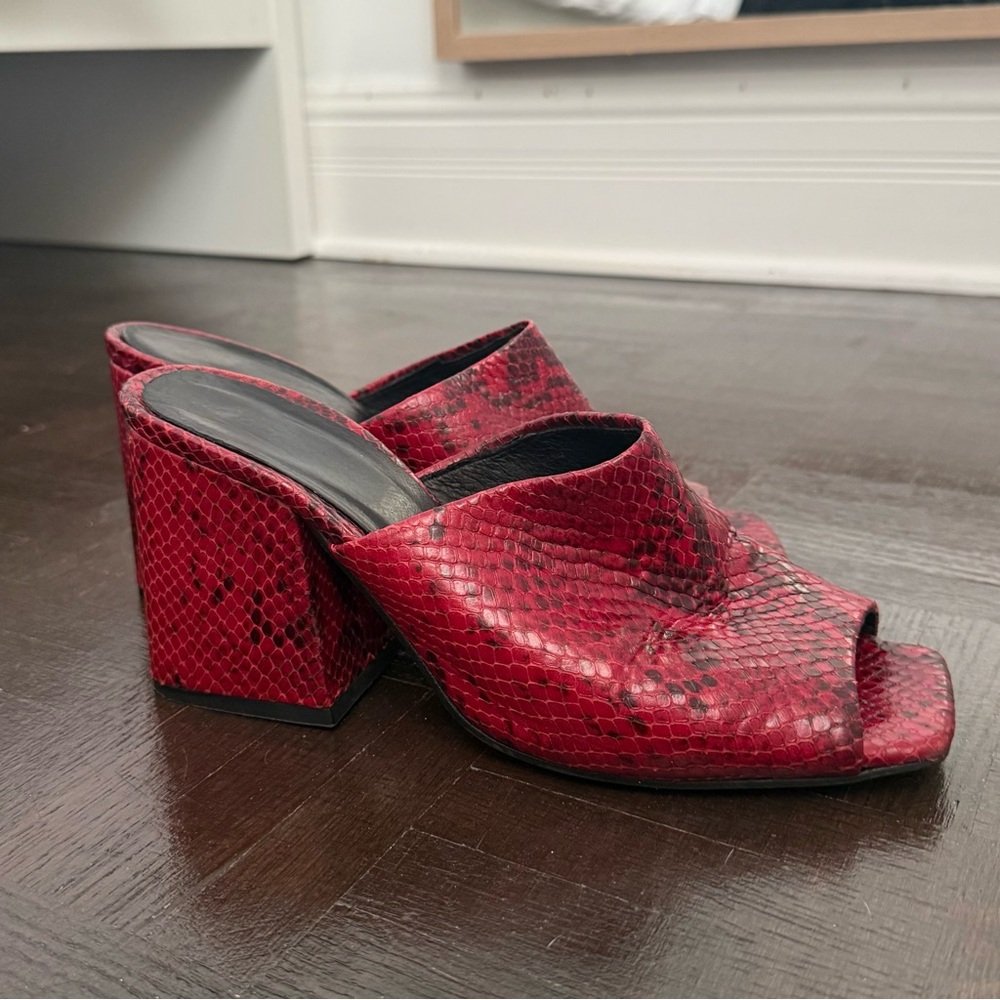 L’INTERVALLE Red Snake-Print Block Heel Mules 39